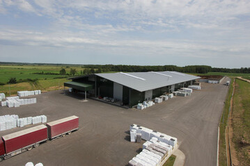 Luftbild des neuen Werks in Cesvaine.