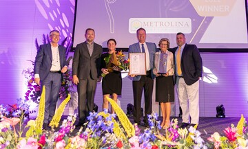 Metrolina Greenhouses ist International Grower of the Year - internationaler Gartenbaubetrieb des Jahres! Das Unternehmen gewann auerdem Gold in der Kategorie Kategorie Fertige Pflanzen & Bume.