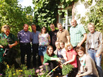 Auf dem Foto sind in der vorderen Reihe (von links):
Bettina Gräfin Bernadotte, Oliver Hils, Franziska Urban, Anna Ummenhofer, Birgit Halter. Hintere Reihe (von links): Claudia Kriz, Markus Müller, Ernst Schlenker, Sarah Siegle, Tobias Degen, Erwin Halter, Gerhard Häring, Barbara Hendricks-Kaiser.