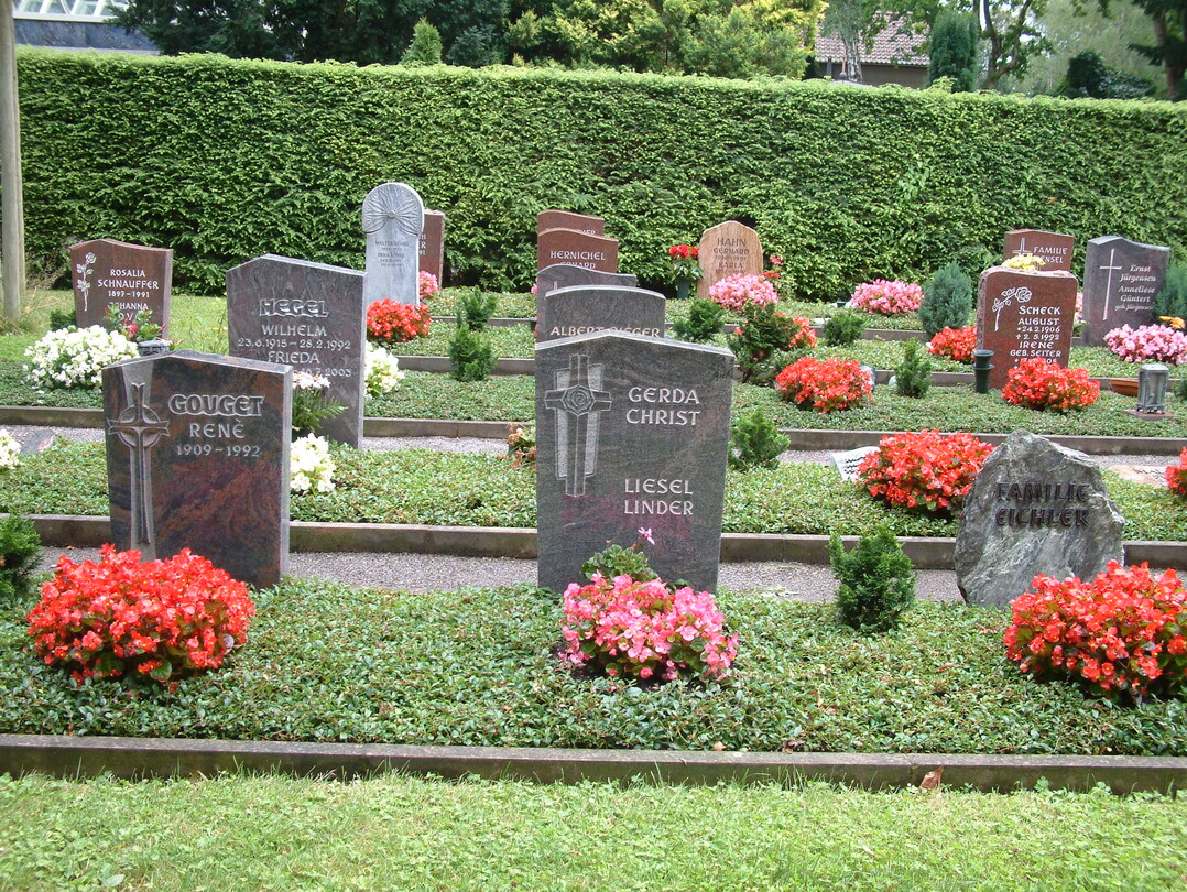 Die Prüfung der Grabzeichen obliegt in NRW immer noch den Angehörigen.