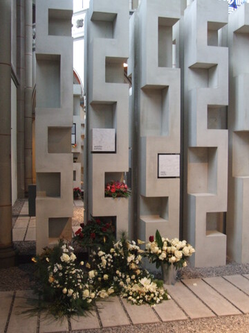 St. Josef in Aachen wurde als erste katholische Urnenkirche 2006 erffnet.