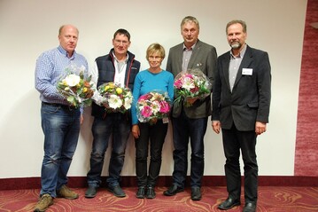 Neu im Vorstand begrt Gerhard Friedrich (r.): (v.l.) Manfred Rieke, Dieter Boland, Ines Grnberg und Manfred Hemmje. 