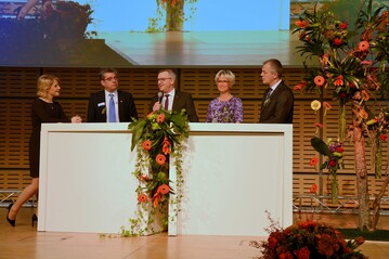 Im Erffnungstalk sprachen (v. l. n. r.) Frank Lock, Jrgen Mertz, Eva Khler-Theuerkauf und Johannes Remmel ber die Herausforderungen fr den internationalen Gartenbau.
