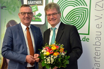 Berthold Goeke (r.) mit ZVG-Prsident Jrgen Mertz
