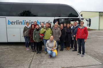 Im Rahmen der Nachwuchswerbekampagne lud der ZVG Berufsberater und Lehrkrfte zu einer Bustour ein.