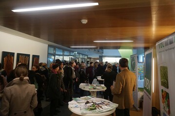 Groer Andrang am Informationsstand des ZVG, VDL, DBV, DRV und BHGL bei der Campus-Rallye der Erstsemester der Agrar- und Gartenbauwissenschaften in Berlin