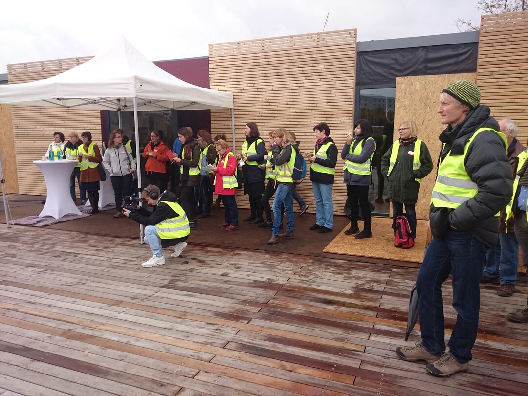 ZVG und BdF (Kay Herrig vorn im Bild) beim offiziellen Startschuss zum IGA-Campus.