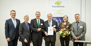 m Rahmen der Kontaktstudientage wurde Jochen Winkhoff die Osnabrcker Ehrenmedaille fr sein herausragendes langjhriges Engagement im Gartenbau verliehen