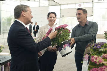 Gute Gesprche in persnlicher Atmosphre:  Armin Laschet und Silke Gorien, Andreas Pellens (rechts). 