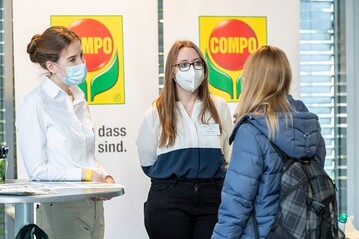 Bei der 5. Firmenkontaktmesse Gartenbau & Pflanzentechnologie und Landschafts-architektur konnten die sich Studierende bei den 17 Firmen ber zuknftige Praktikumsmglichkeiten oder Stellenangebote informieren. 