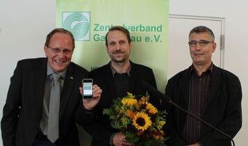 Nach der Prsentation der App bedankte sich (von links) Jrgen Herrmannsdrfer, Vorsitzender des BVE, bei Daniel Walaschek, Mitarbeiter in der IT-Entwicklung des Ulmer-Verlages, und bei Christoph Killgus, verantwortlicher Redakteur DEGA PRODUKTION & HANDEL, fr die gute Zusammenarbeit.