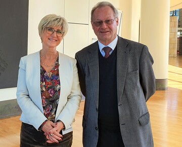  Die Sprecherfunktion der LGV wechselt turnusgem von Eva Khler-Theuerkauf auf H. Christian Leonhards. Hier gemeinsam im NRW-Landtag unterwegs  vor dem Lockdown im Mrz 2020.  