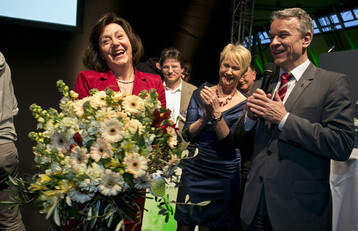 Stuttgarts First Lady Waltraut Ulshfer freute sich ber den Strau der Regional-Marke Ich bin von hier!.

