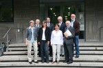 Der Projektrat (v.l.n.r.): Dr. Gabriele Leinhos (ZVG/DLR), Dr. Hans Joachim Brinkjans (ZVG), Dr. Maria Hamacher (ZVG/LWK NRW), Dr. Hans-Dieter Stallknecht (DBV), Dr. Ingeborg Koch (DLR), Prof. Dr. Bernd Böhmer (LWK NRW), Dr. Siegfried Scholz (ZVG), Prof. Dr. Karl Schockert (DLR). Es fehlen: Prof. Dr. Martin Hommes (JKI), Dr. Anna-Sophia Gutschalk (JKI).