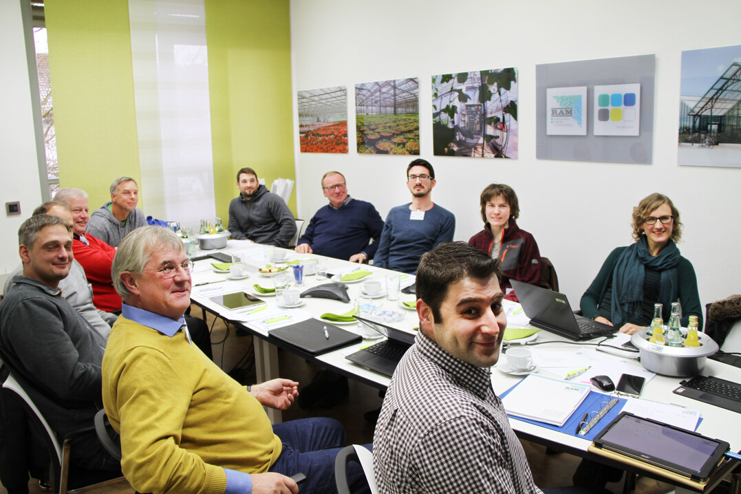 v.l. Dr. Gökhan Akyazi (RAM), Prof. Dr. Uwe Schmidt (HUB), Dominik Bretz (RAM), Dr. Dennis Dannehl (nicht zu sehen aber HUB), Thomas Hain (RAM), Jörg Hofmann (RAM), Patrick Echter (RAM), Friedrich Neber (Neber‐Gemüse), Simon Goisser (HSWT), Sabine Wittmann (HSWT), Johanna Suhl (HUB).