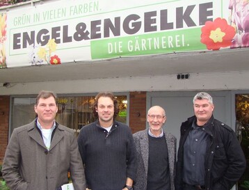 Der Vorstand des Fachverbandes Raumbegrnung und Hydrokultur in der Grtnerei Engel und Engelke in Bckeburg. 