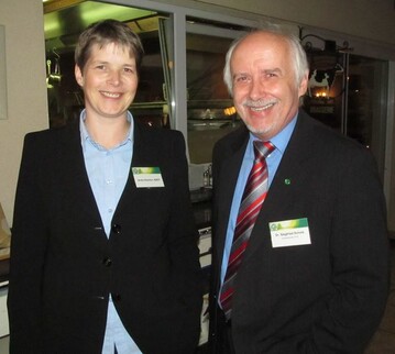 Europaabgeordnete Britta Reimers mit ZVG-Generalsekretr Dr. Siegfried Scholz beim Treffen
des Umweltausschusses in Brssel (von links).