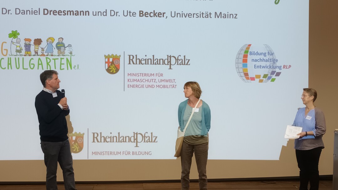 Die Gastgeber Prof. Dr. Daniel Dreesmann und Dr. Ute Becker von der Uni Mainz und die BAGS-Vorsitzende Prof. Dr. Dorothea Benkowitz (v.l.n.r.)