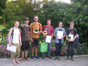 Von links nach rechts: Das Team der Berufsschule Nrnberg (Wettbewerbsstufe A): Lena Plloth, Daniel Wchner und Marco Mackh. Das Team der Berufsschule Schweinfurt (Wettbewerbsstufe B): Sebastian Gtz, Andreas Munack, Daniel Wacker.