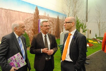 (v.l.n.r. ZVG-Generalsekretr Dr. Siegfried Scholz, ZVGPrsident Mertz, Dr. Peter Tauber, CDU-Generalsekretr).