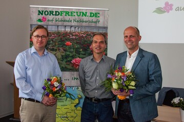 von links Jentsch-Eisenberg-Eggers Der neu gewhlte Vorstand besteht aus: Kai Jentsch (Erster Vorsitzender, Inhaber Blumen Jentsch, Bargteheide), Markus Eisenberg (zweiter stellvertretender Vorsitzender, Mitinhaber Blumengrohandel Buuck OHG, Hamburg) und Claus Eggers, (erster stellvertretender Vorsitzender, Inhaber Gartenbau Eggers, Hamburg) 