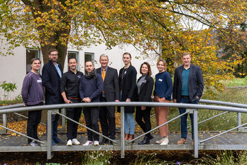 Der Vorstand des Freundeskreises Hochschule Osnabrck Gartenbau & Pflanzentechnologie und Land-schaftsarchitektur, von links: Thomas Roggatz, Jochen Schmitz, David Theidel, Daniel Theidel, Vorsitzender Marc-Guido Megies, Esther Schulz, Franziska Hohendorf, Geschftsfhrerin Dr. Christine Lehmacher, Ole Oenbrink (nicht abgebildet: Michael Krger, Hans-Jrgen Zietz.