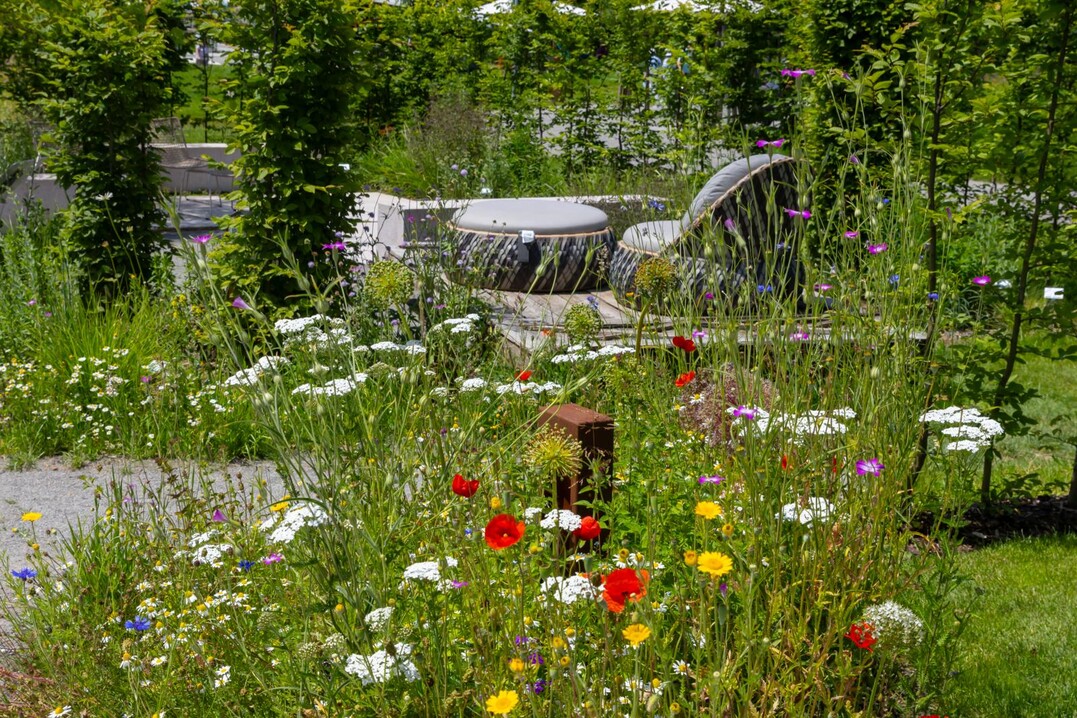 Sitzgruppe im Schaugarten