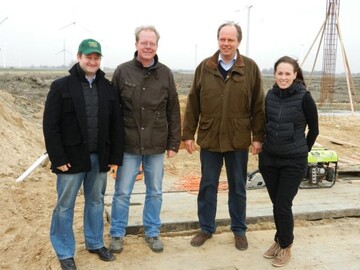 Die Westhof-Gruppe hat sich nachhaltige Bio-Produktion und Vermarktung zum Ziel gesetzt. Von links: Tobias Becker (Westhof Energie GmbH & Co. KG), Paul-Heinrich Drscher (Drscher & Carstens Bio GbR), Rainer Carstens, Katharina Thomas (Westhof Bio-Gemse GmbH & Co. KG) 