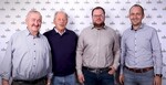 Gerhard Wolf (2. v. l.) übergibt die Vertriebsleitung an seinen Nachfolger Felix Krämer (2. v. r.). Geschäftsführer Gregor Ziegler (l.) und Matthias Ziegler (r.) gratulieren.