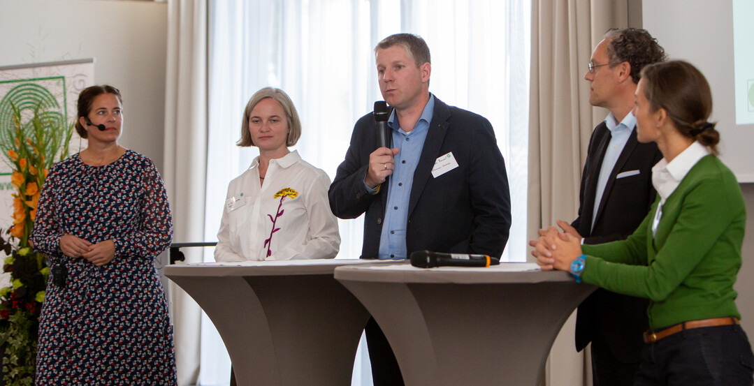 Von links: Chefredakteurin Iris Jachertz von der Taspo als Moderatorin mit Dr. Ute Vogler, Thomas Bousart, Frank Böttcher und Prof. Dr. Jana Zinkernagel.